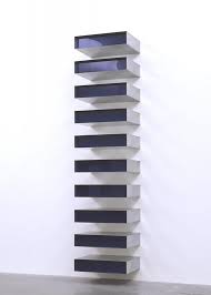 Escultura minimalista de Donald Judd