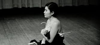 Performance de Yoko Ono